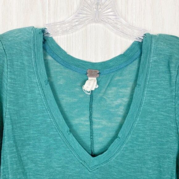 Free people | We The Free | Distressed V Neck Long Sleeve Tee Size Small - Picture 4 of 6